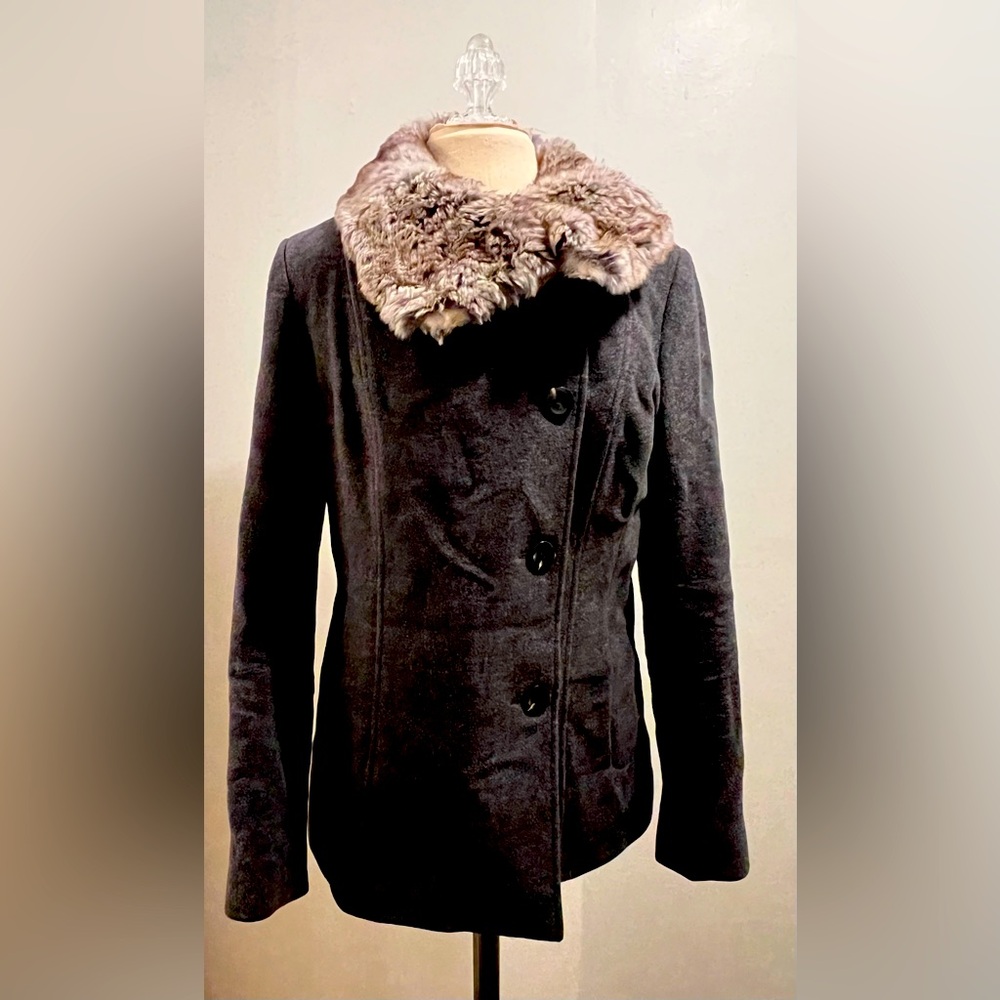 Cole Hann women’s size 8 charcoal grey wool coat with fur collar.